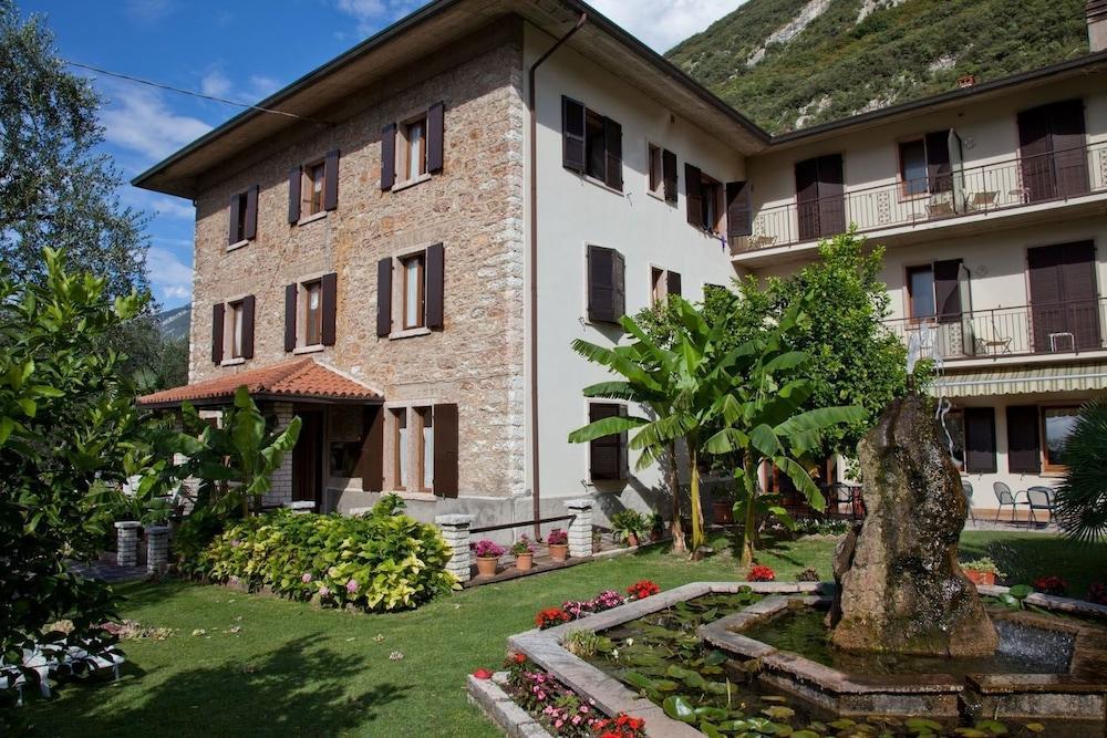 Hotel San Carlo Malcesine Extérieur photo
